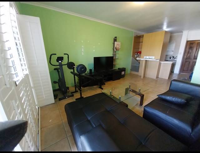 2 BEDROOM APARTMENT FOR SALE IN BURGUNDY ESTATE